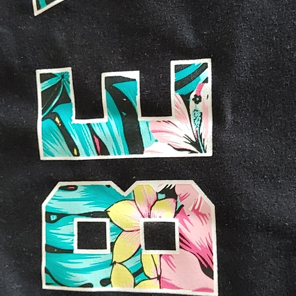 3/$30 Sommer Ray Crop Top - Picture 2 of 3